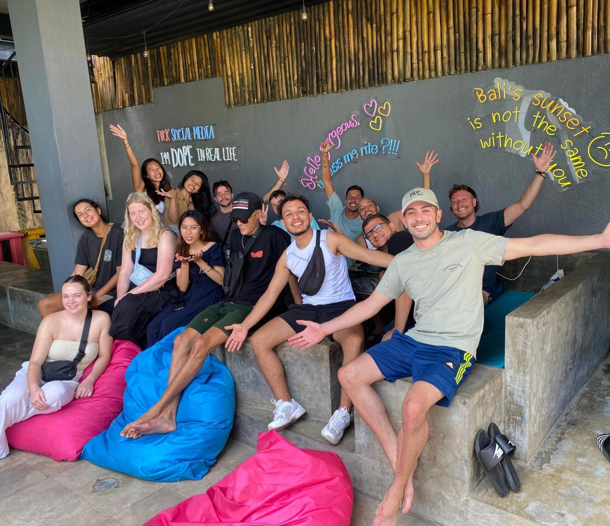 Stellar Capsules Hostel Seminyak  Bagian luar foto The team of the hostel