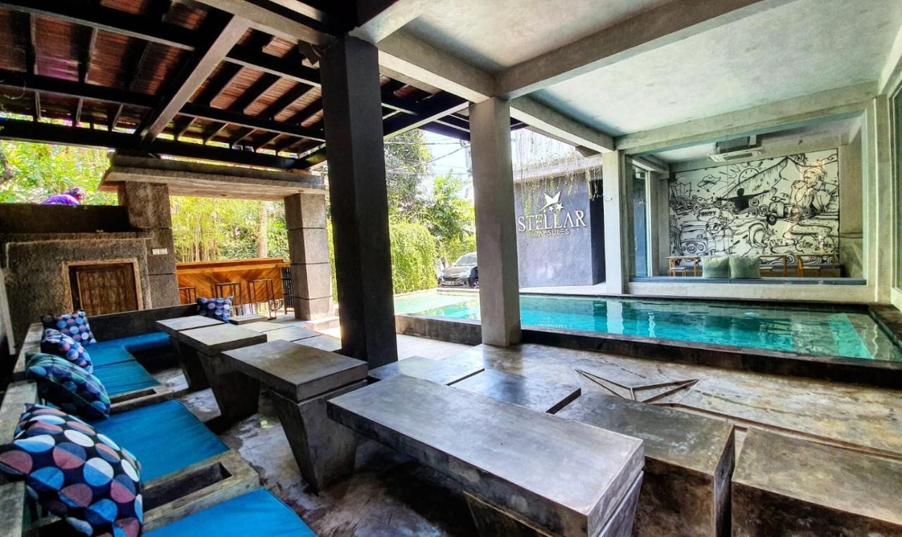 Stellar Capsules Hostel Seminyak  Bagian luar foto The interior of the restaurant