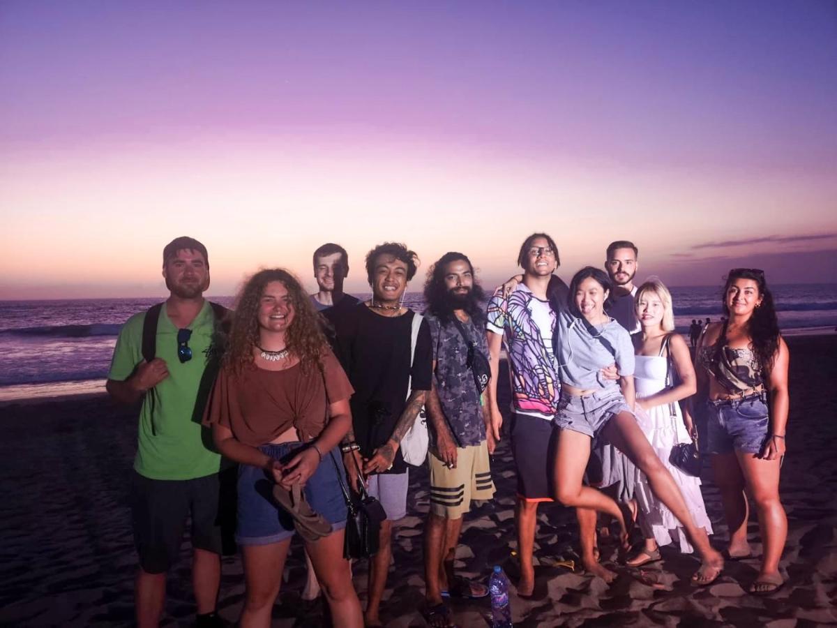 Stellar Capsules Hostel Seminyak  Bagian luar foto The cast of the film