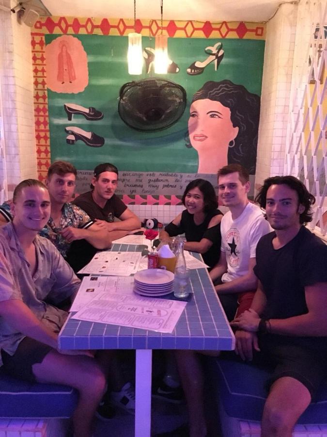 Stellar Capsules Hostel Seminyak  Bagian luar foto The band in 2016