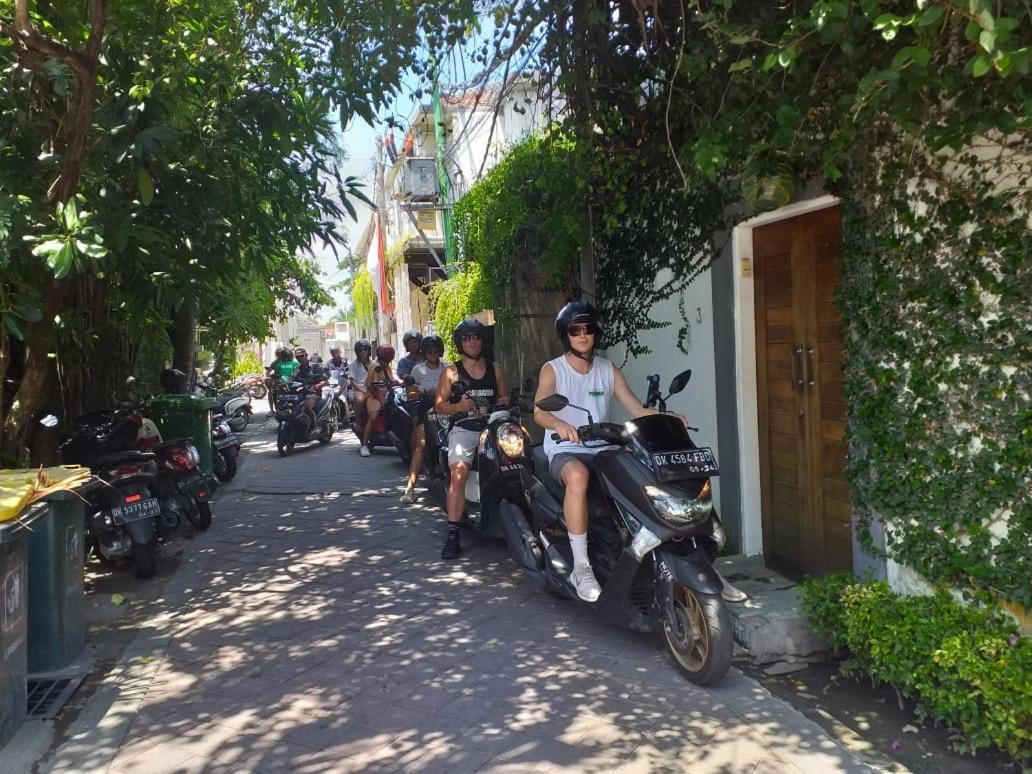 Stellar Capsules Hostel Seminyak  Bagian luar foto Street in Canggu